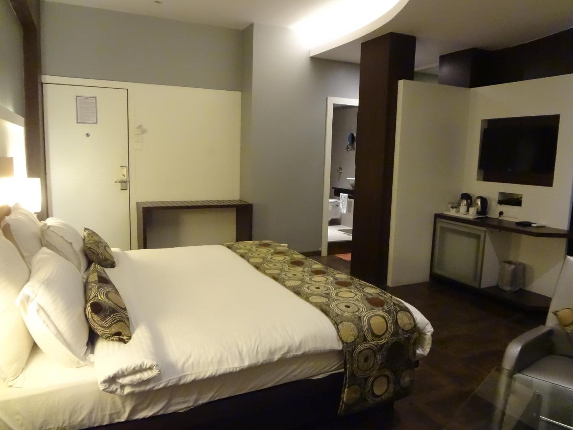 Hotel Galaxy Mumbai Exterior photo