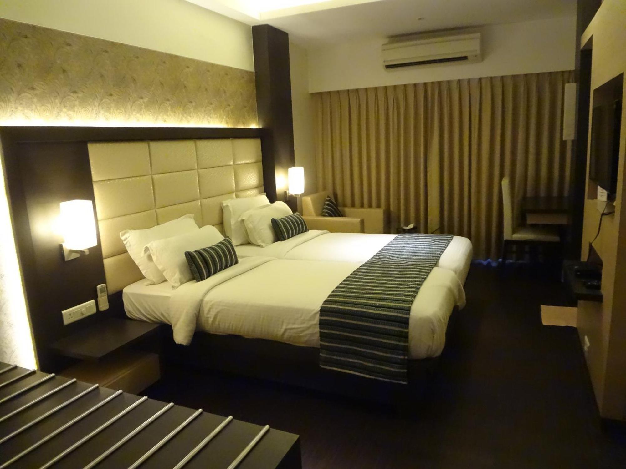 Hotel Galaxy Mumbai Exterior photo