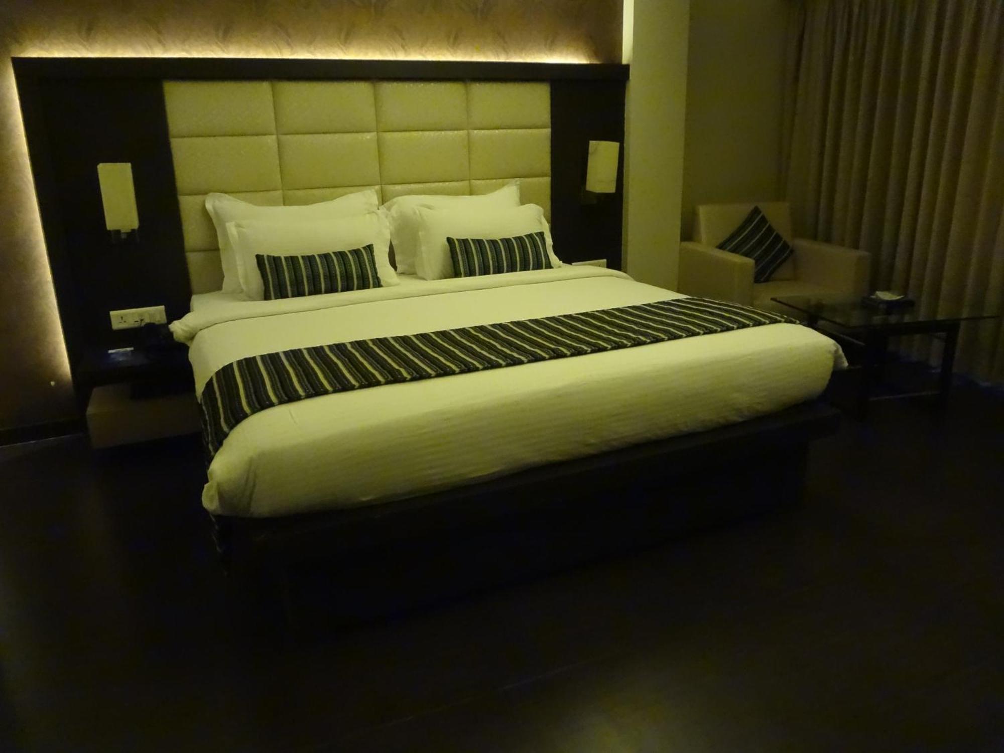 Hotel Galaxy Mumbai Exterior photo