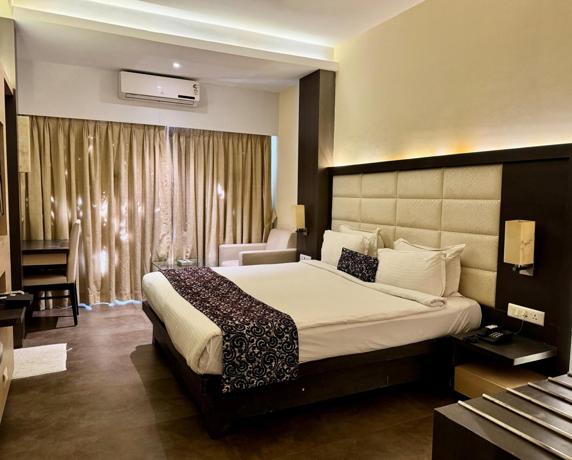Hotel Galaxy Mumbai Exterior photo
