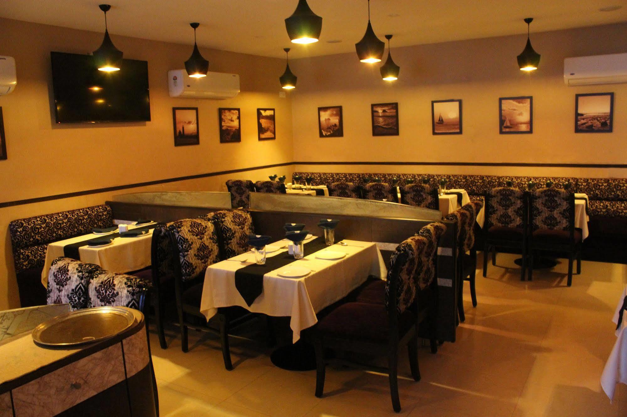 Hotel Galaxy Mumbai Exterior photo
