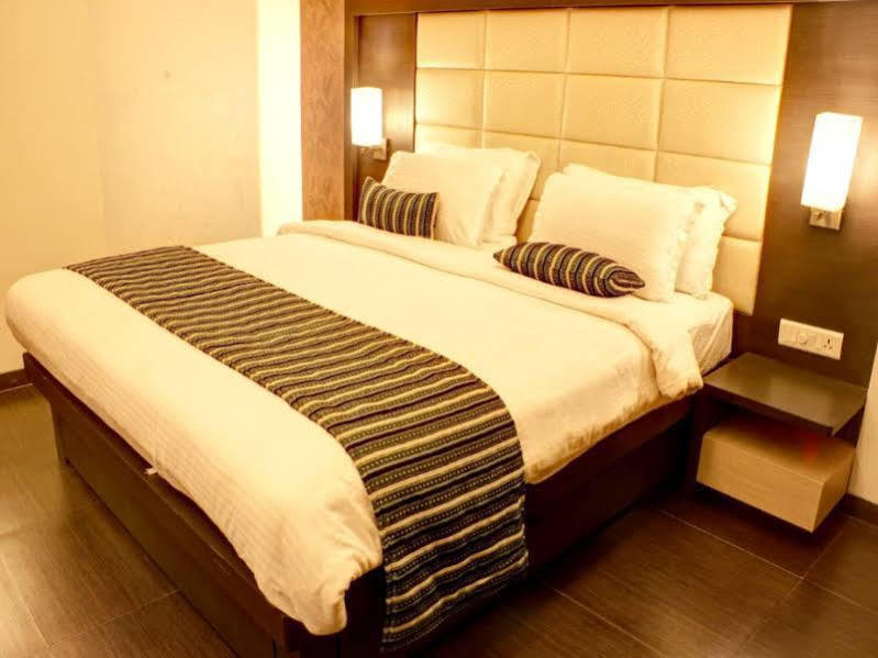 Hotel Galaxy Mumbai Exterior photo