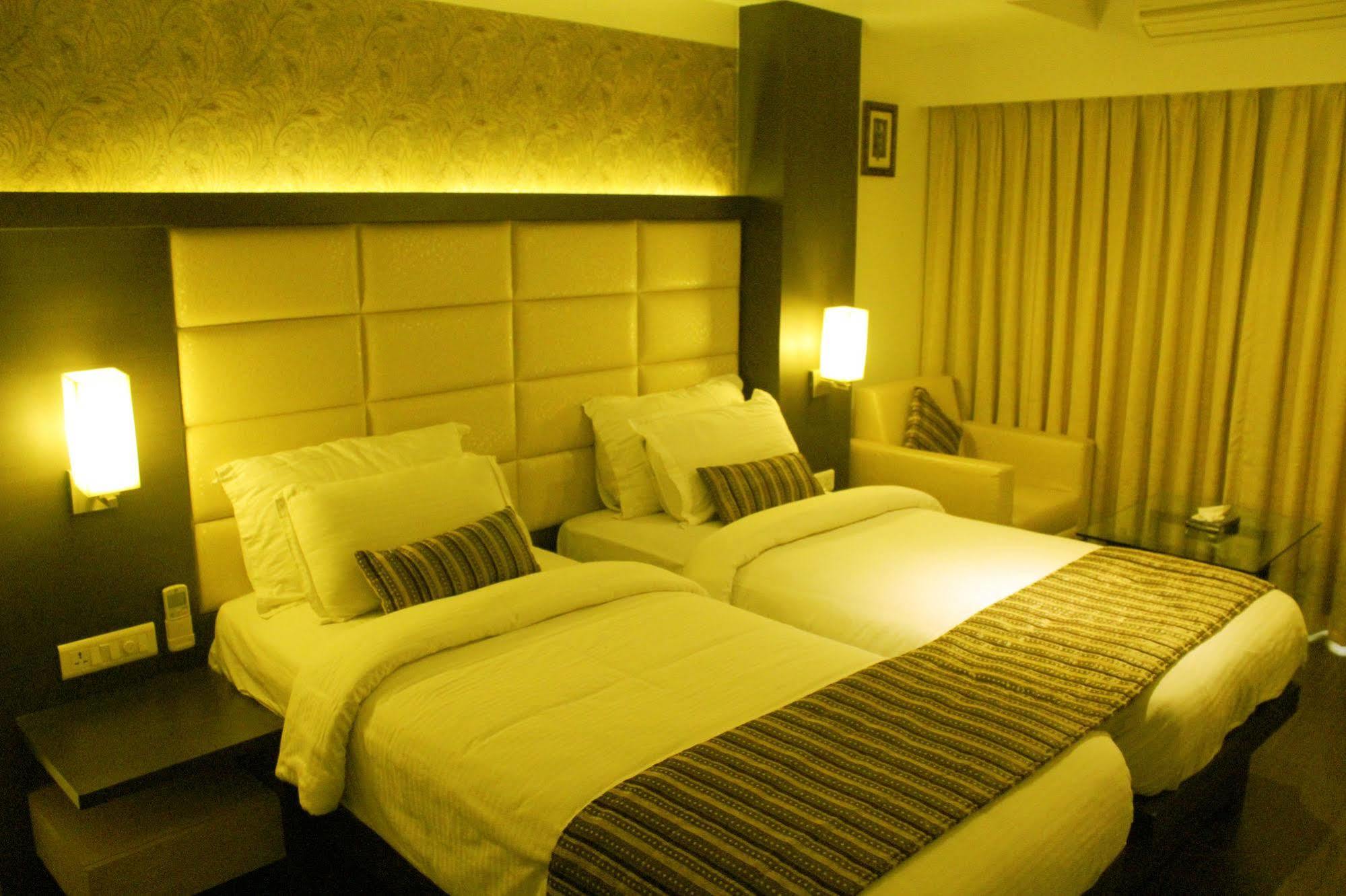 Hotel Galaxy Mumbai Exterior photo