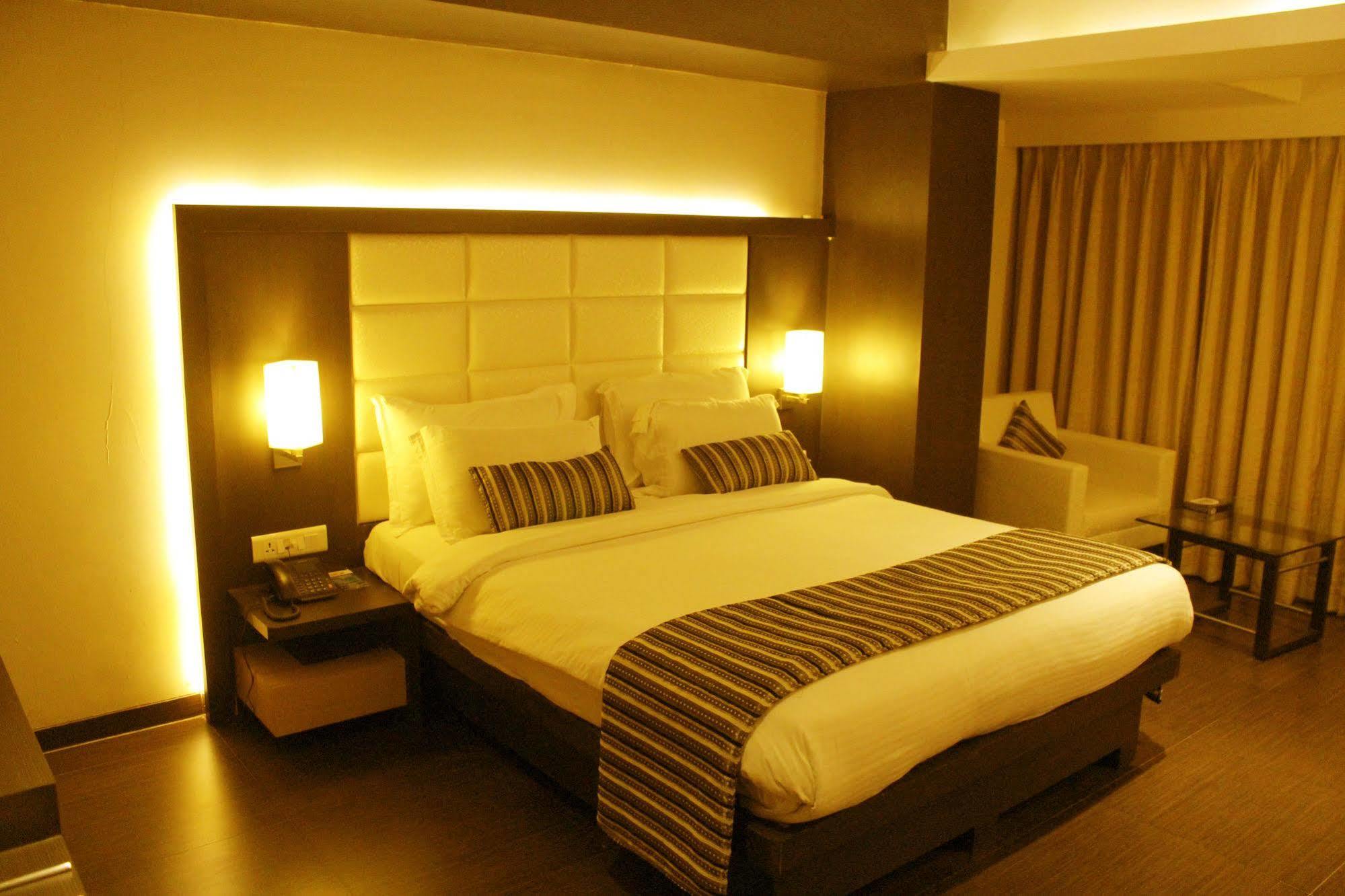 Hotel Galaxy Mumbai Exterior photo