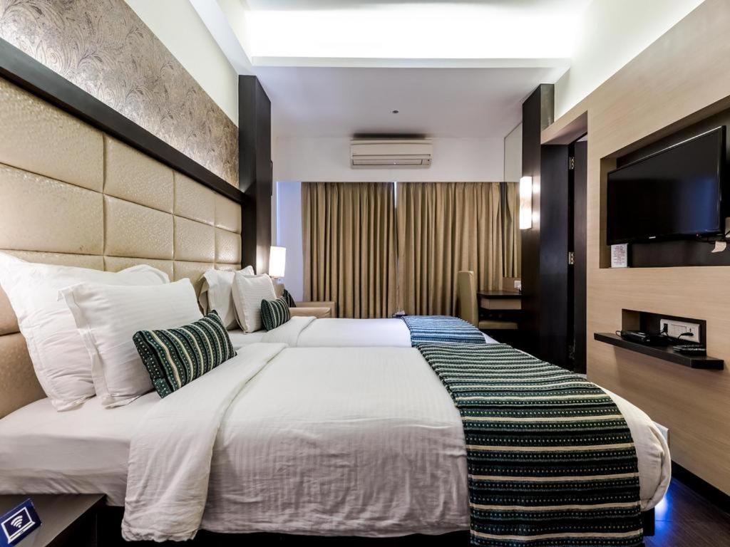 Hotel Galaxy Mumbai Exterior photo