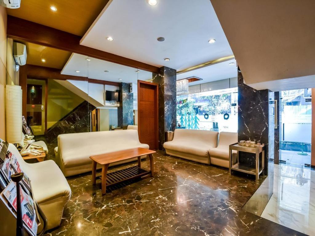 Hotel Galaxy Mumbai Exterior photo